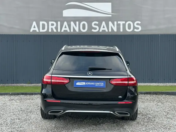 Mercedes-Benz E 300 de AMG Line 6