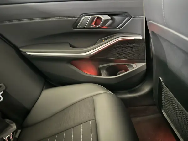 BMW 320 e Line Sport Auto 22