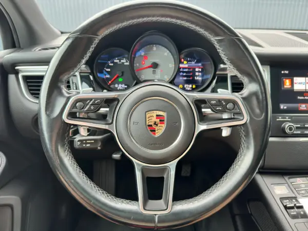 Porsche Macan S PDK 22