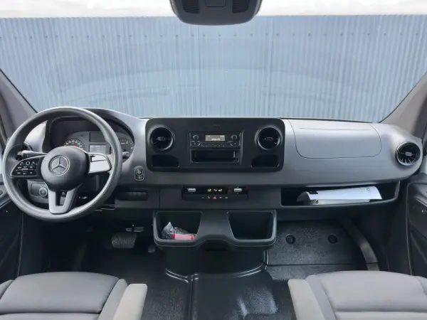 Mercedes-Benz Sprinter Compacta HA 9G-TRONIC 11