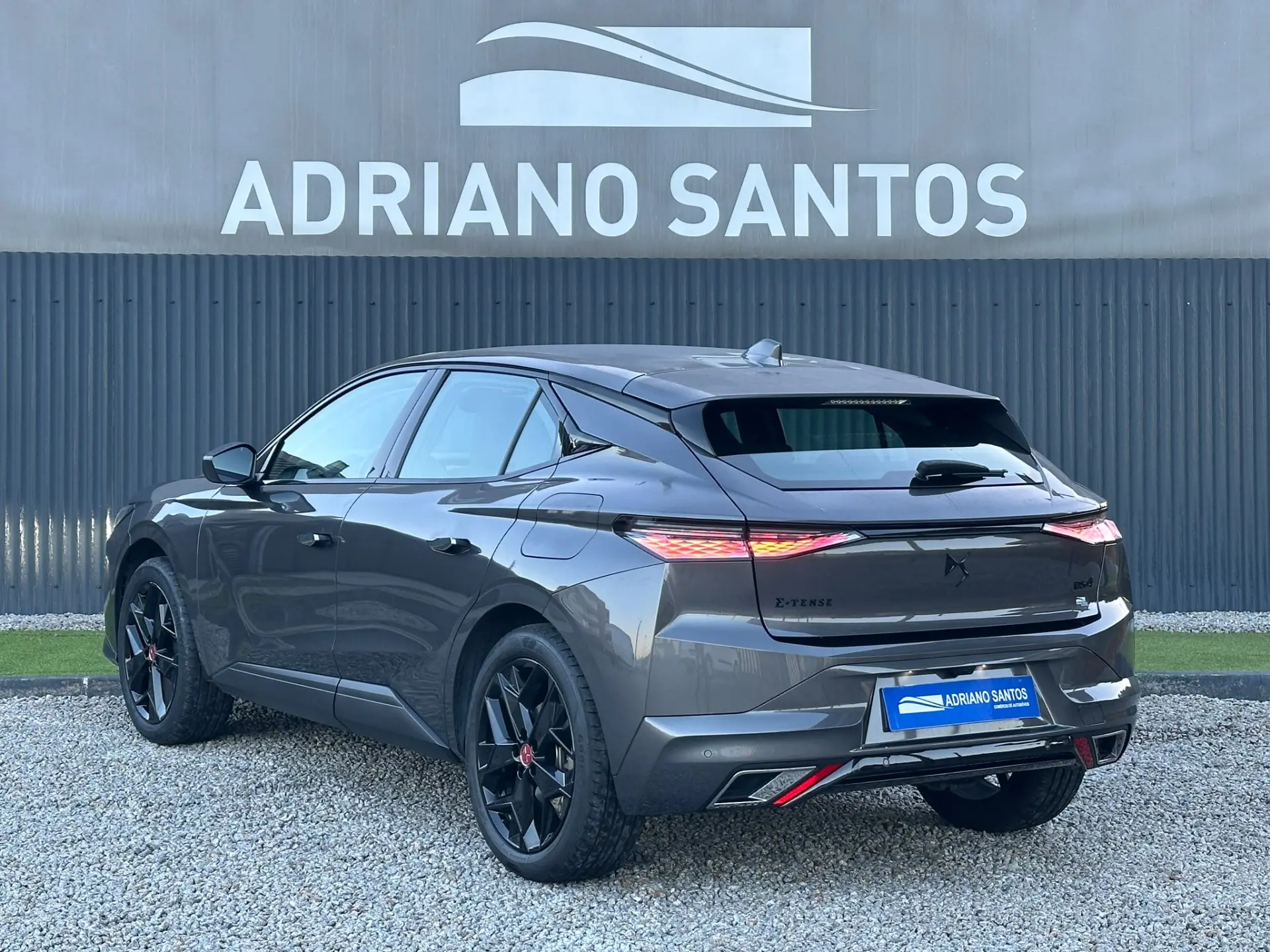 DS DS4 E-Tense Performance Line EAT8 4