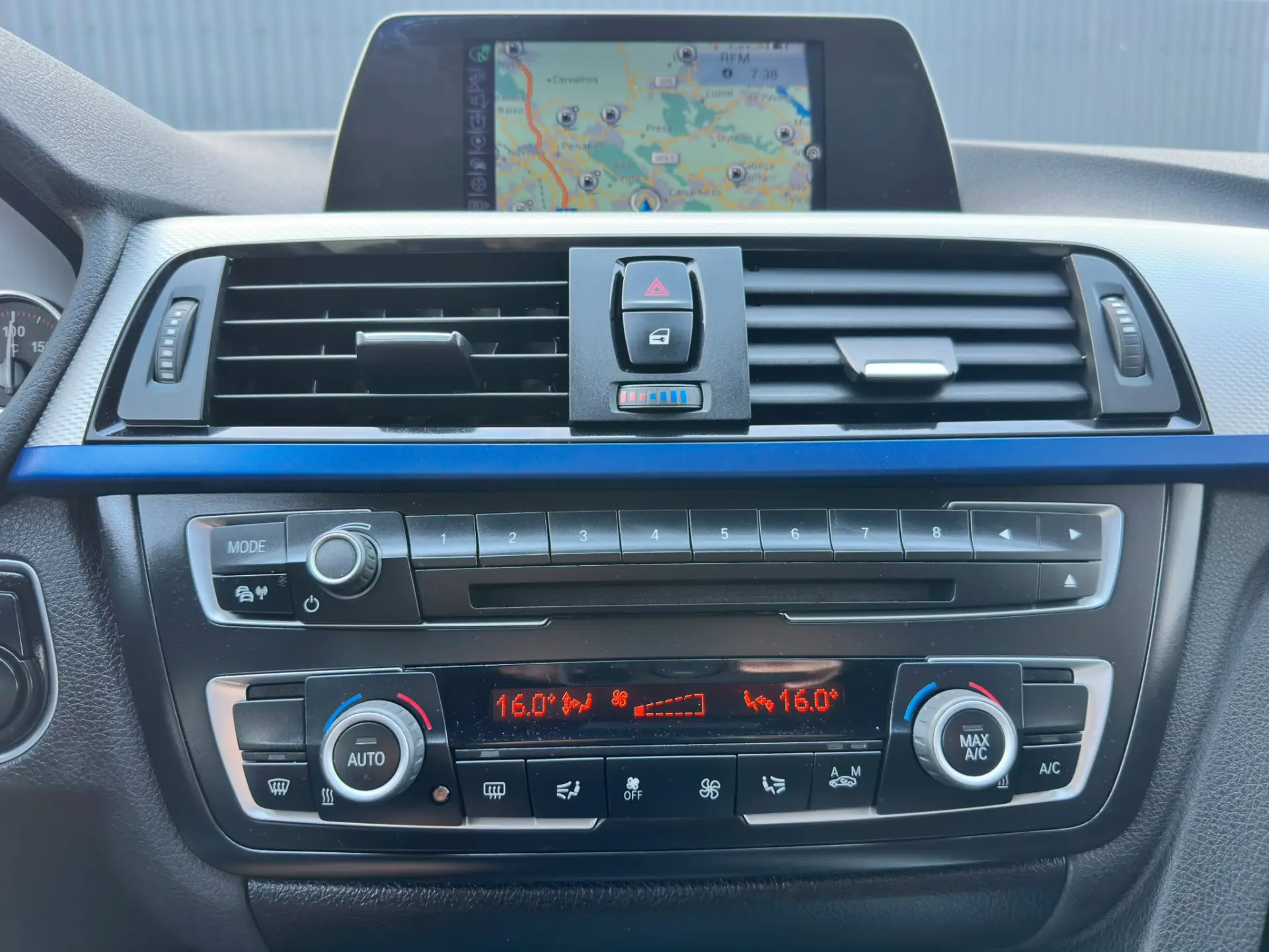BMW 320 d Pack M 11