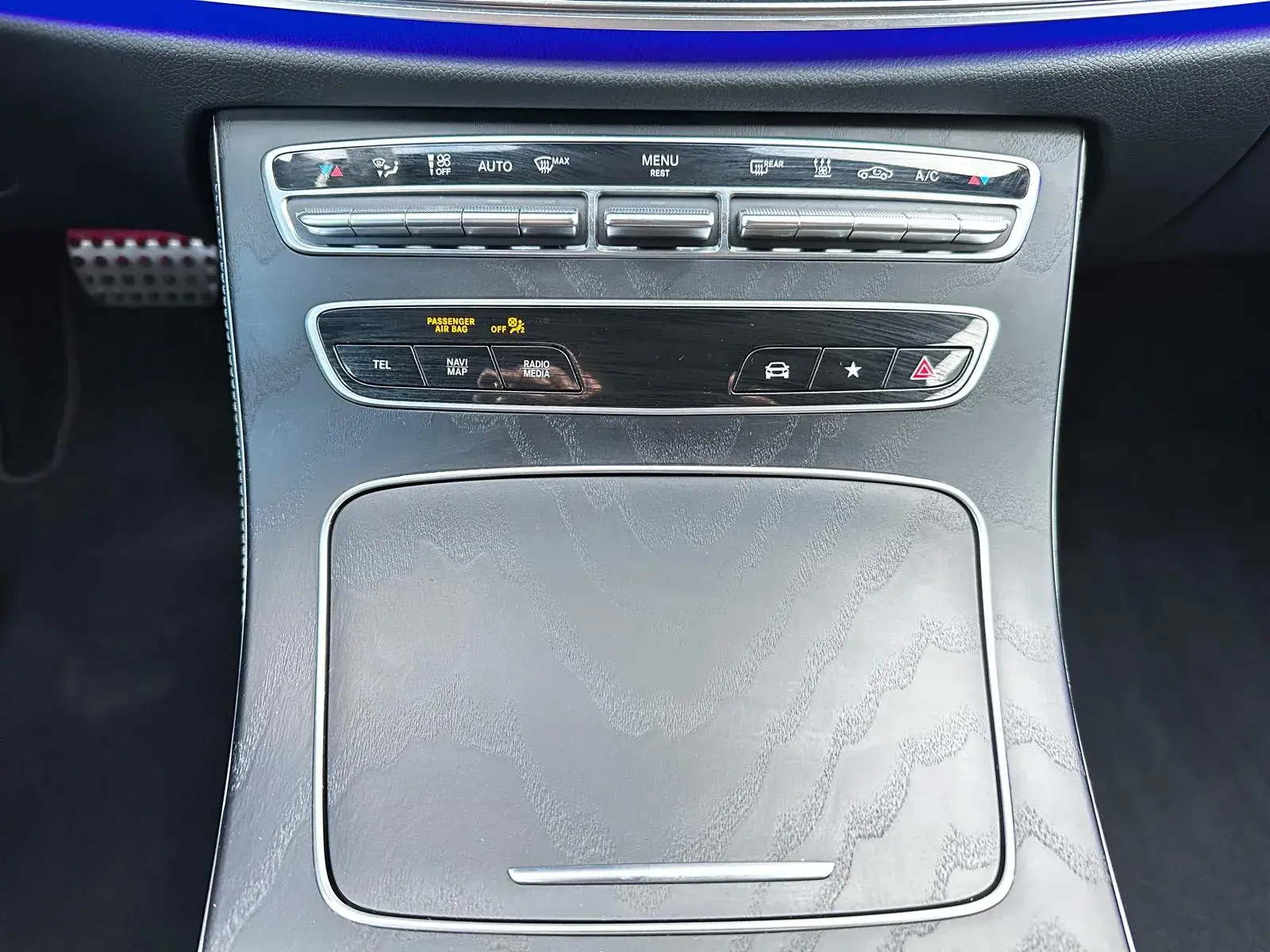 Mercedes-Benz E 300 de AMG Line 12