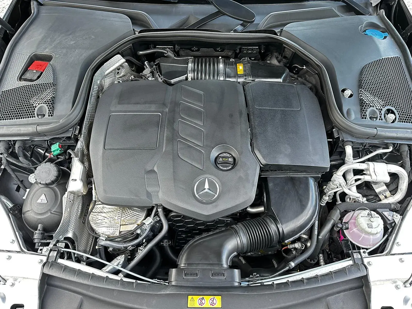 Mercedes-Benz E 300 de AMG Line 26