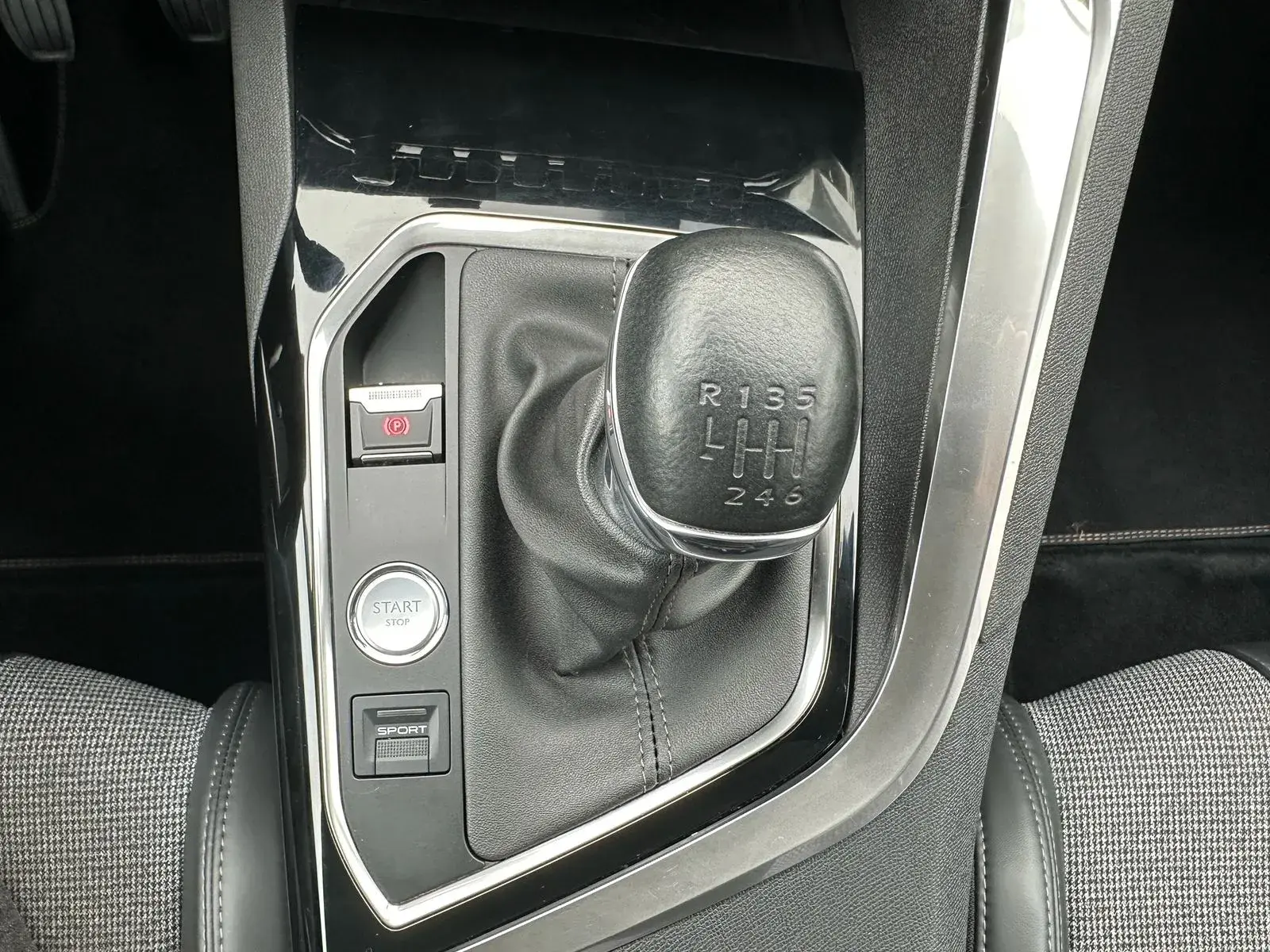 Peugeot 3008 1.6 BlueHDi Allure 12