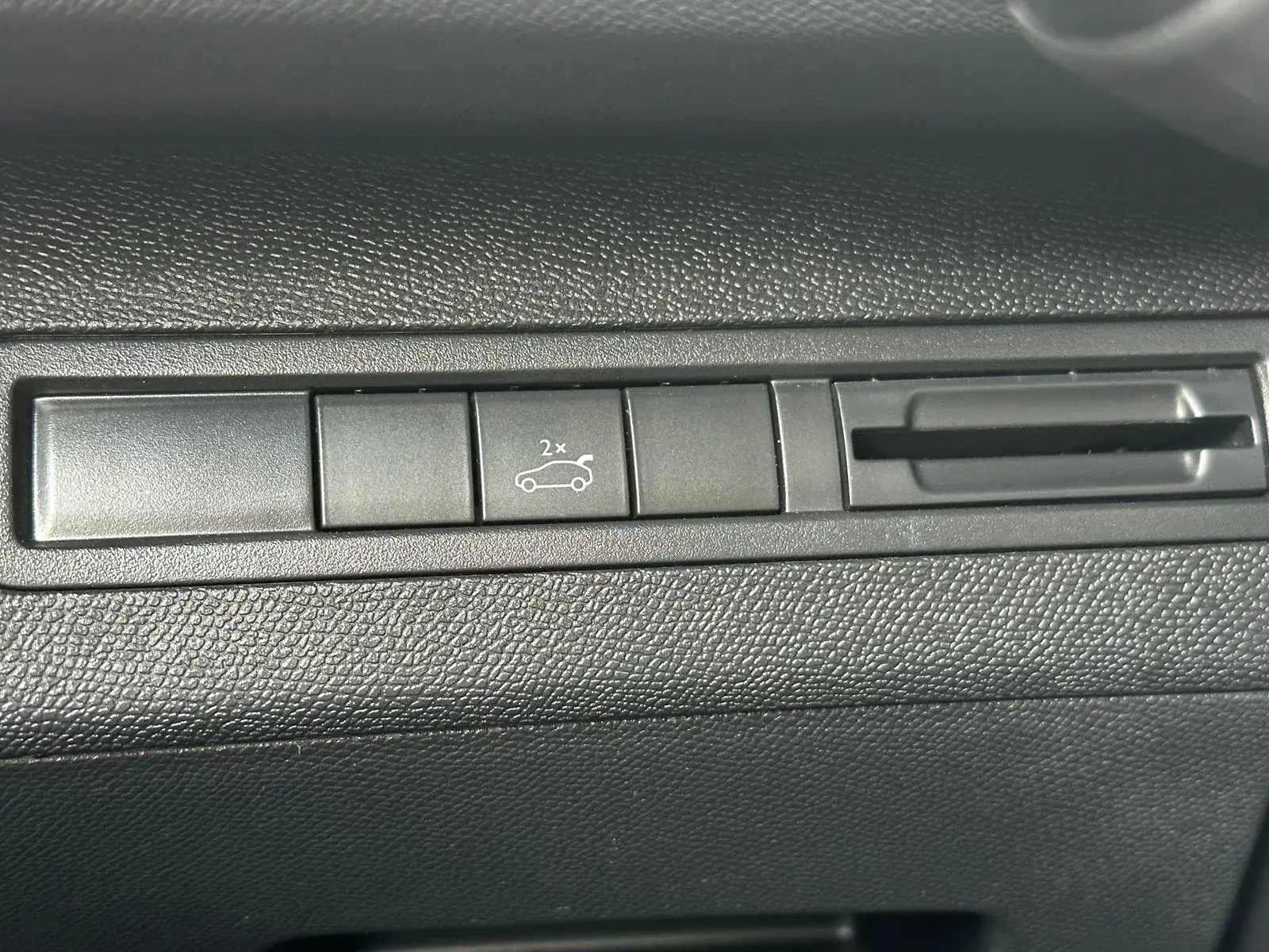 Peugeot 3008 1.6 BlueHDi Allure 18