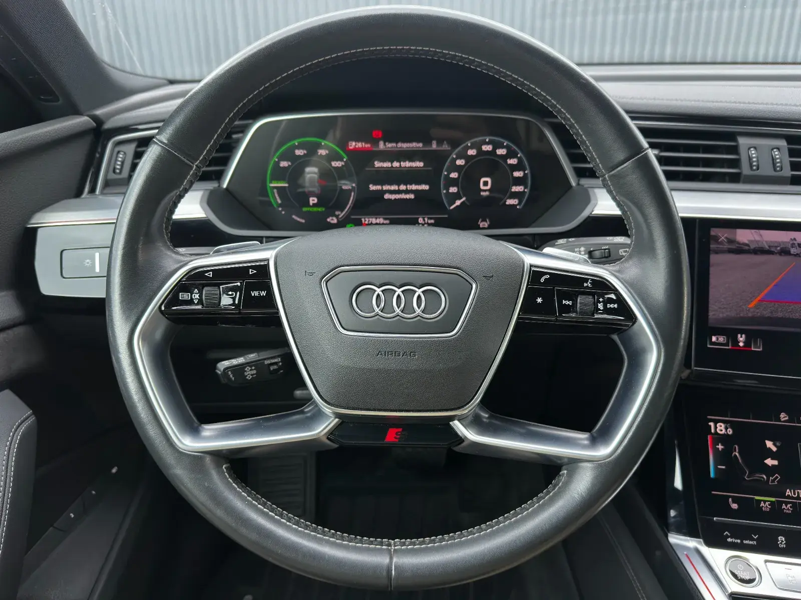 Audi e-tron 55 quattro 18