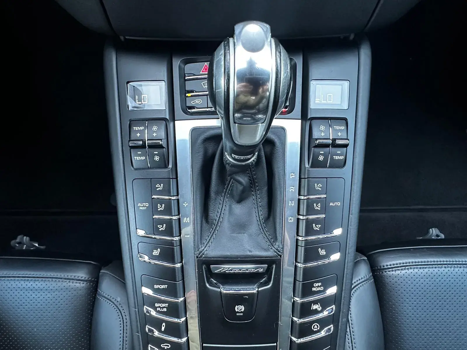 Porsche Macan S PDK 14