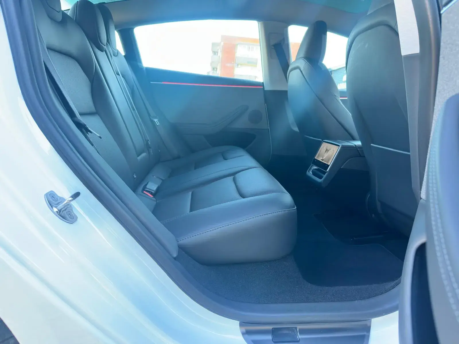 Tesla Model 3 Long Range RWD Business 9