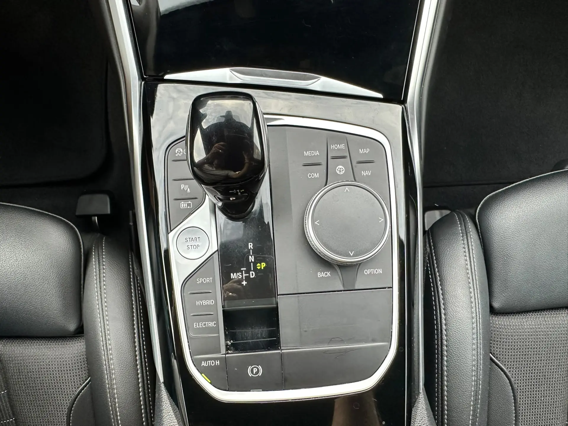 BMW 320 e Line Sport Auto 12