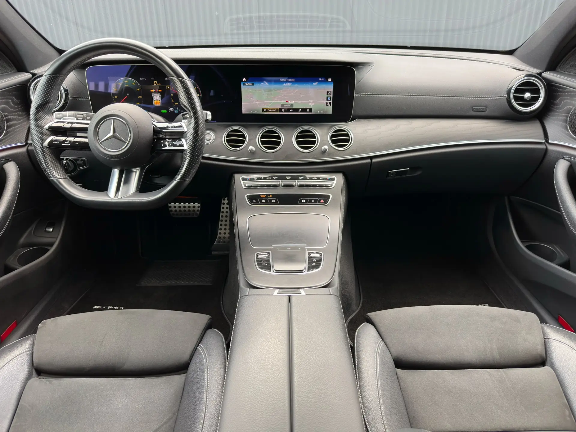 Mercedes-Benz E 300 de AMG Line 11