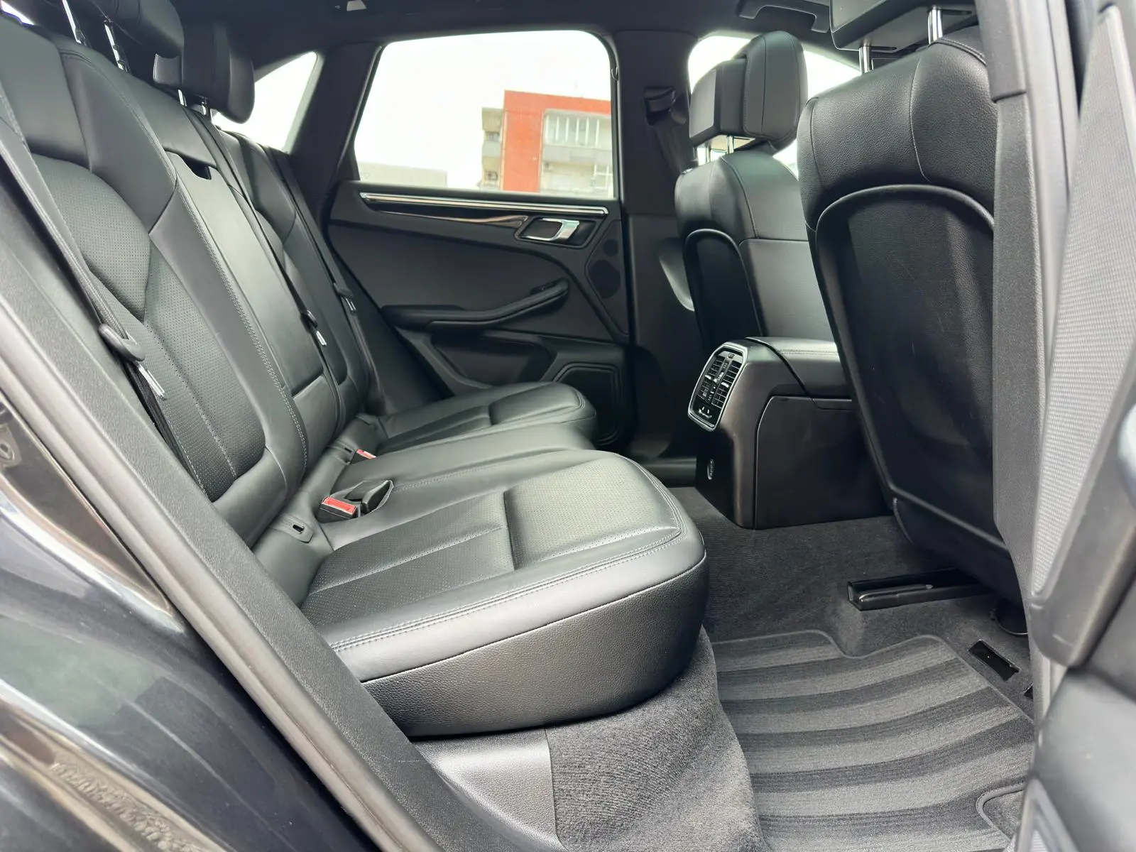 Porsche Macan S PDK 10