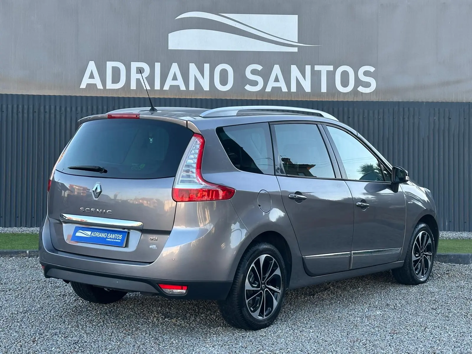 Renault Scénic 1.5 dCi Bose Edition SS 6