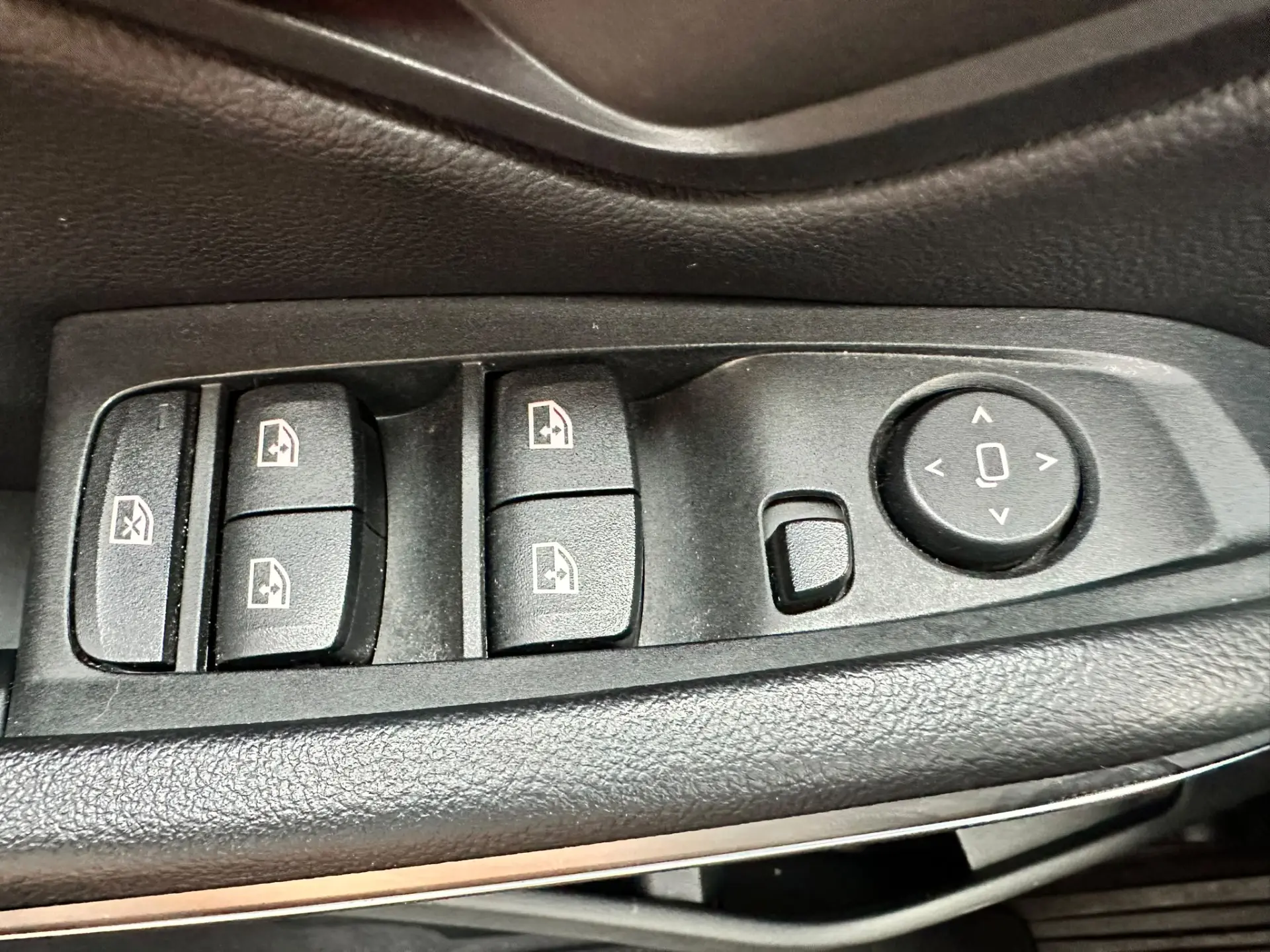 BMW 320 e Line Sport Auto 18