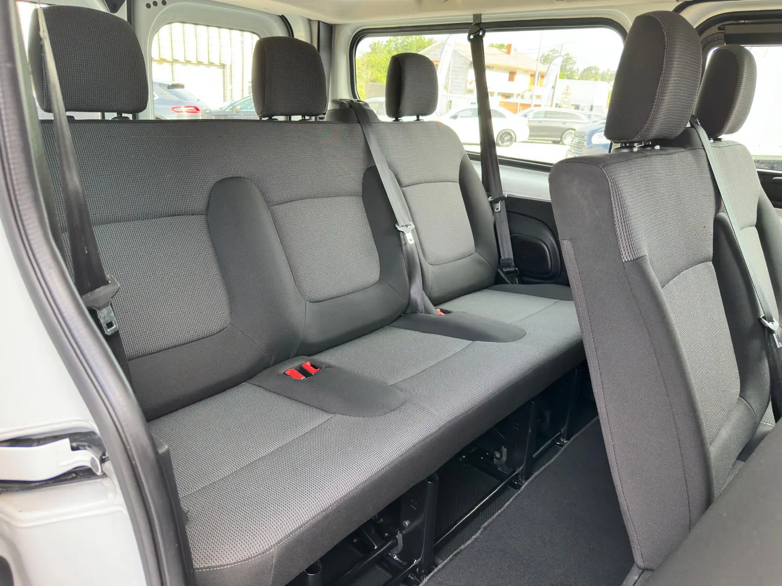 Renault Trafic 2.0 DCI L2 LONGA 11