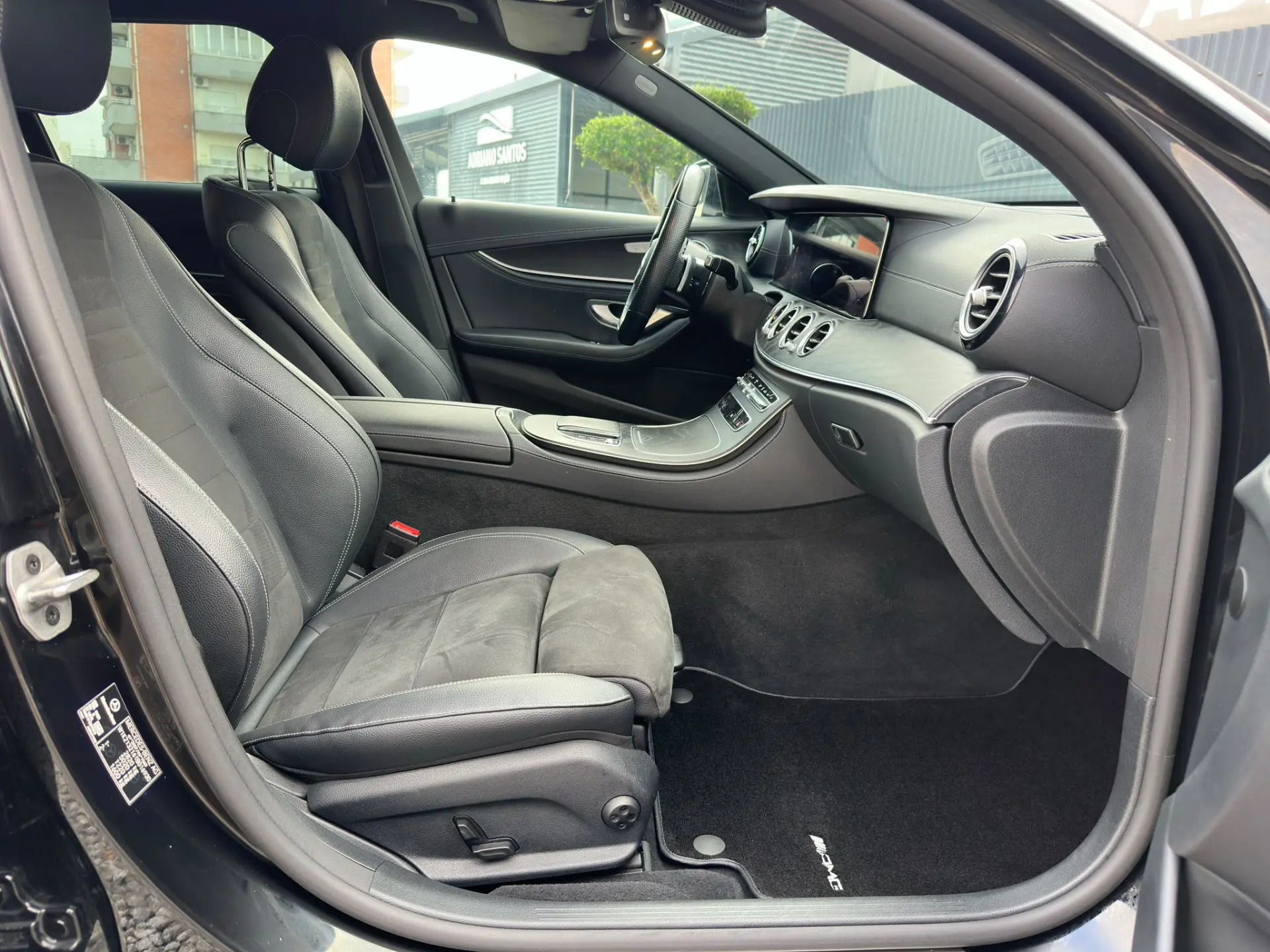 Mercedes-Benz E 300 de AMG Line 9