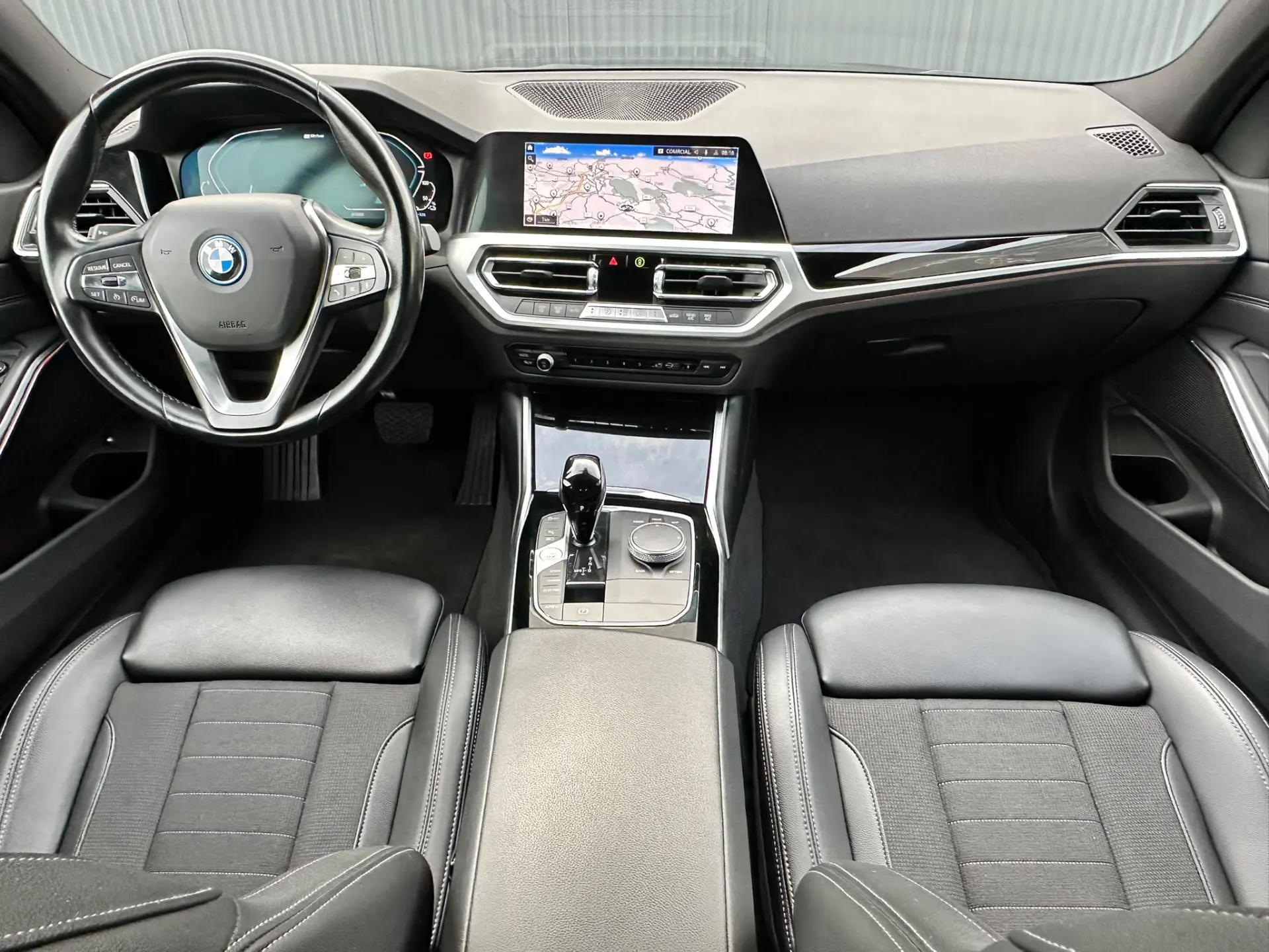 BMW 320 e Line Sport Auto 10