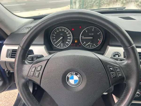 BMW 318 d Auto 22