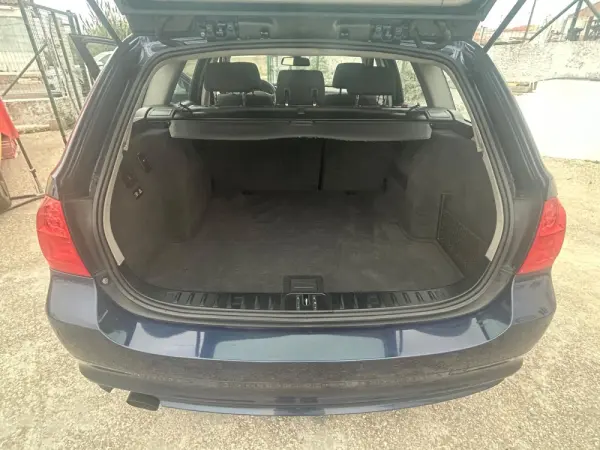 BMW 318 d Auto 11