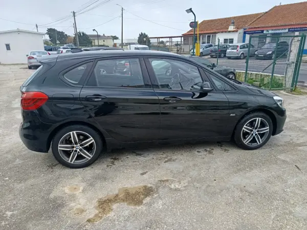 BMW 218 Active Tourer i Sport Line 6