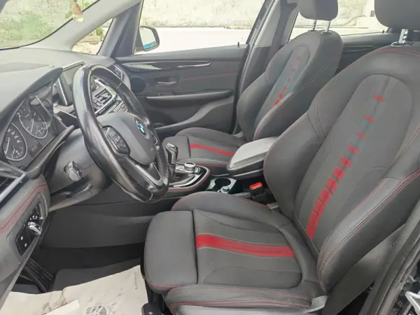 BMW 218 Active Tourer i Sport Line 8