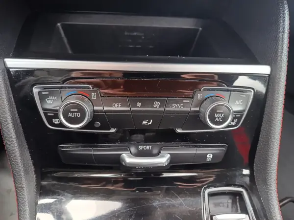 BMW 218 Active Tourer i Sport Line 25