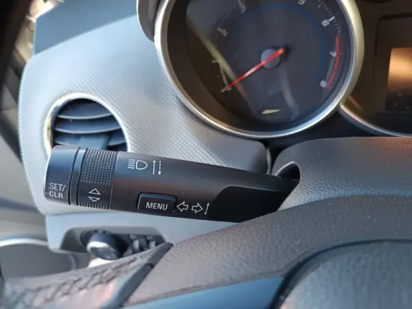 Chevrolet Cruze 1.6 LS 18