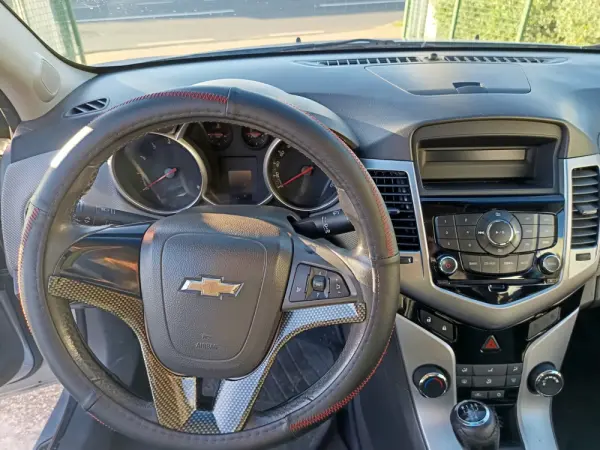Chevrolet Cruze 1.6 LS 20