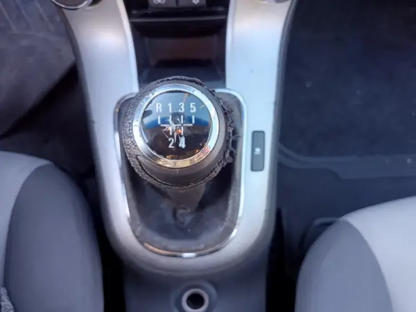 Chevrolet Cruze 1.6 LS 24