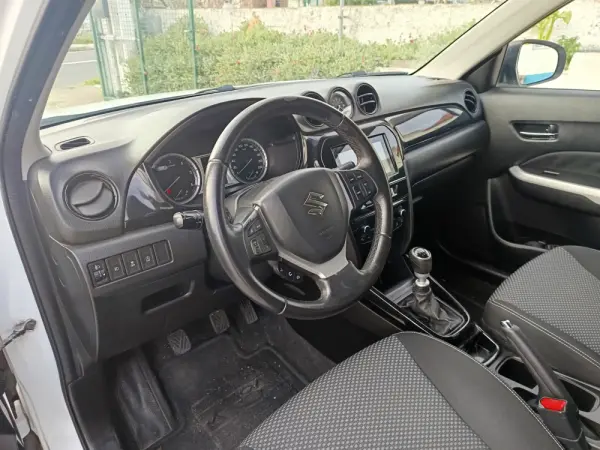 Suzuki Vitara 1.6 DDiS GLX 9
