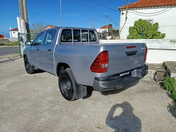 Toyota Hilux 2.4 D-4D 4WD Challenge 3