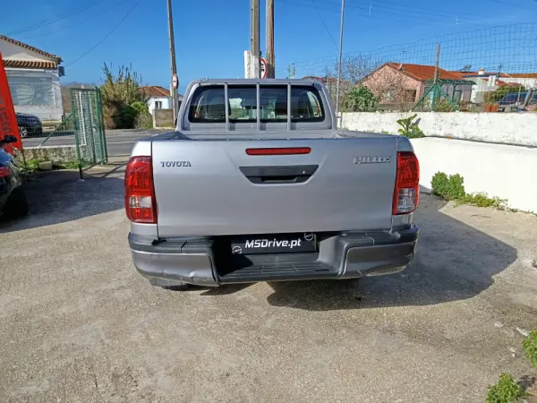 Toyota Hilux 2.4 D-4D 4WD Challenge 4