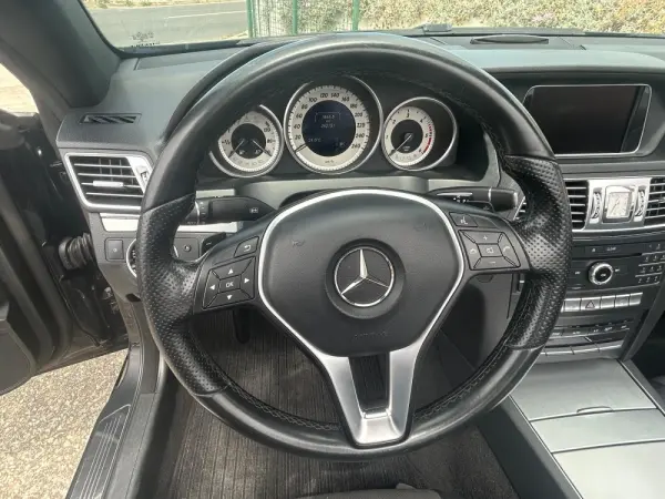 Mercedes-Benz E 220 BlueTEC Auto 22