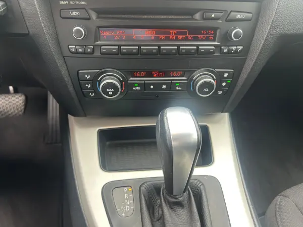 BMW 318 d Auto 16
