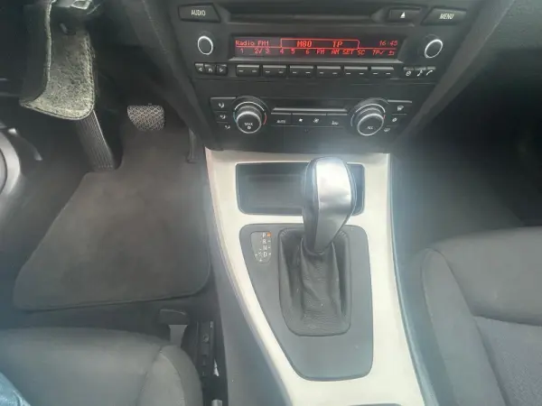 BMW 318 d Auto 15