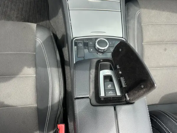 Mercedes-Benz E 220 BlueTEC Auto 24