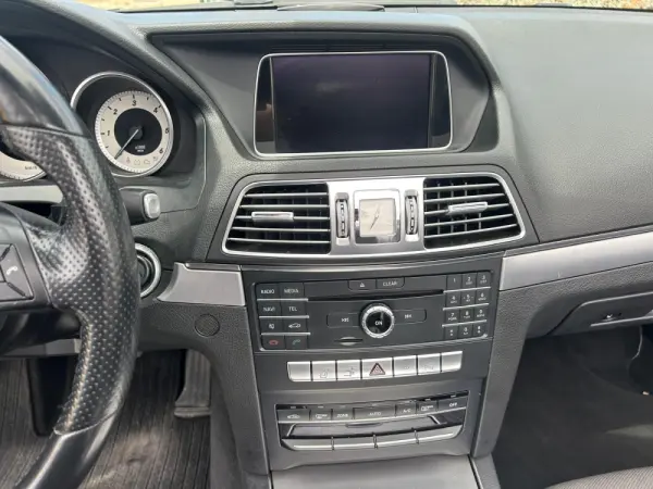 Mercedes-Benz E 220 BlueTEC Auto 23