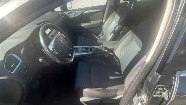 Citroen C4 1.6 e-HDi Exclusive CMP6 9