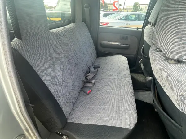 Toyota Hilux 2.5 D4-D Tracker 12