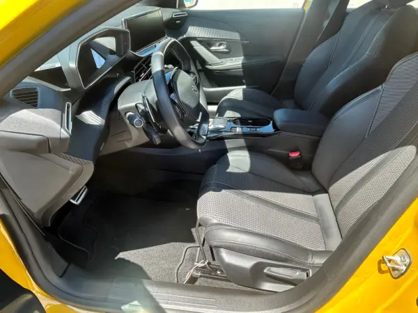 Peugeot 208 1.2 PureTech GT EAT8 10