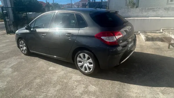 Citroen C4 1.6 e-HDi Exclusive CMP6 4