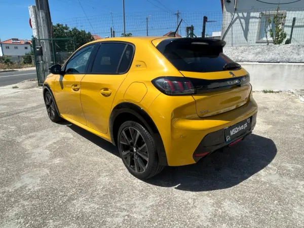 Peugeot 208 1.2 PureTech GT EAT8 2