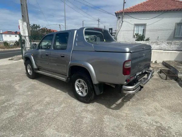 Toyota Hilux 2.5 D4-D Tracker 4