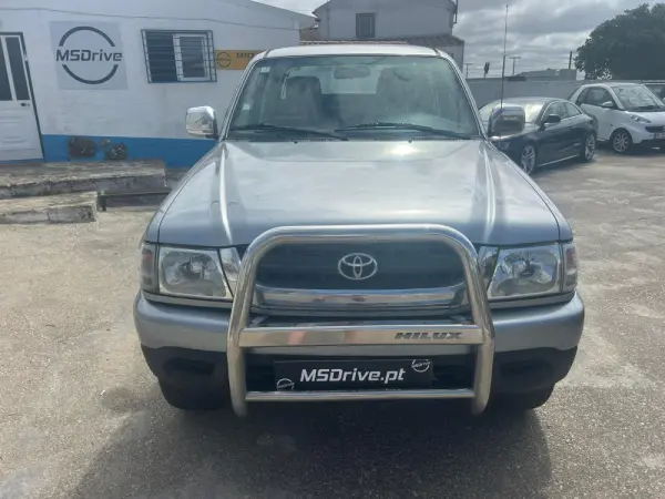 Toyota Hilux 2.5 D4-D Tracker 2