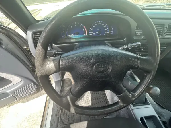 Toyota Hilux 2.5 D4-D Tracker 15
