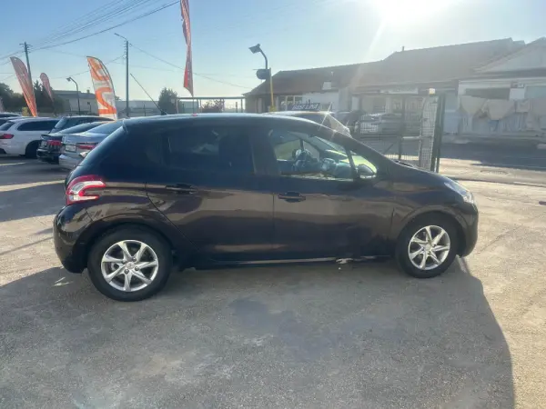 Peugeot 208 1.4 VTi Access 7