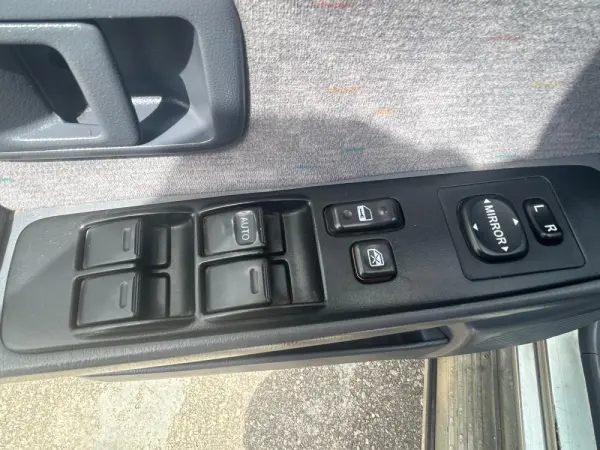 Toyota Hilux 2.5 D4-D Tracker 18