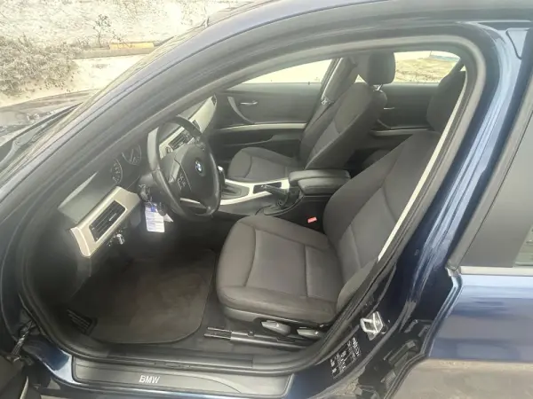 BMW 318 d Auto 17