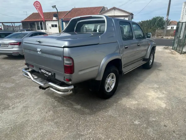 Toyota Hilux 2.5 D4-D Tracker 6