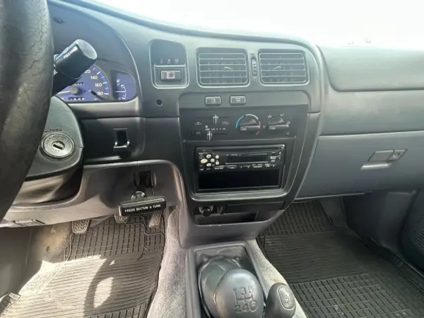 Toyota Hilux 2.5 D4-D Tracker 16